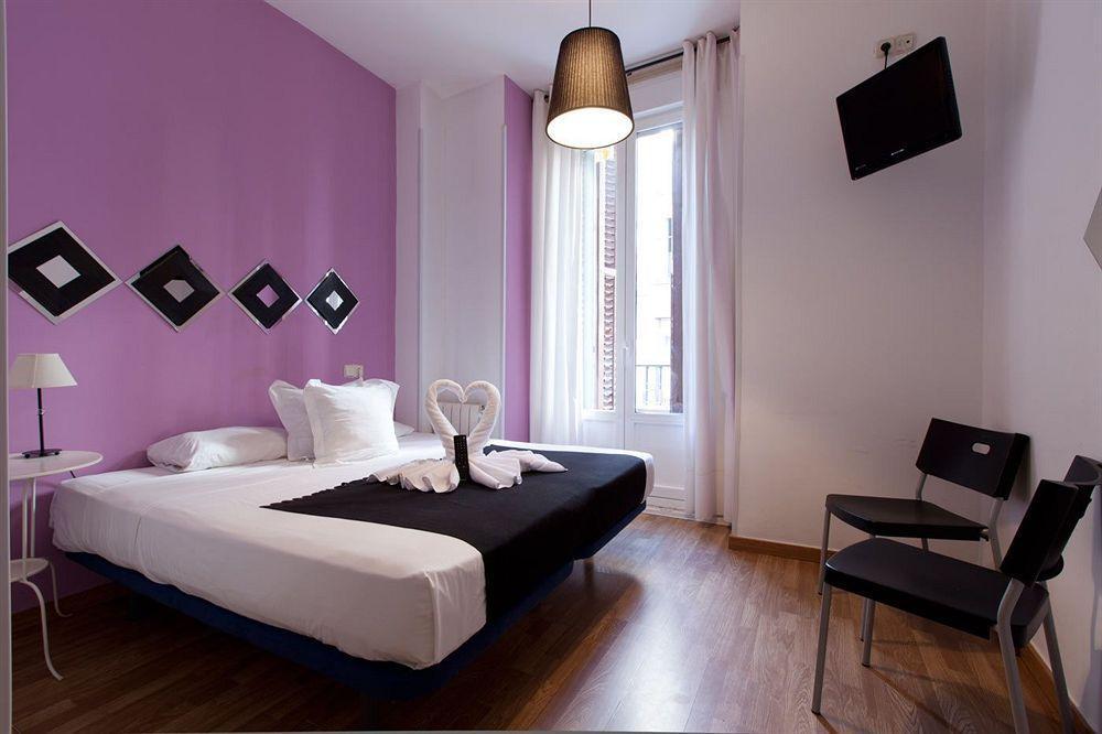 Thc Gran Via Hostel Мадрид Экстерьер фото