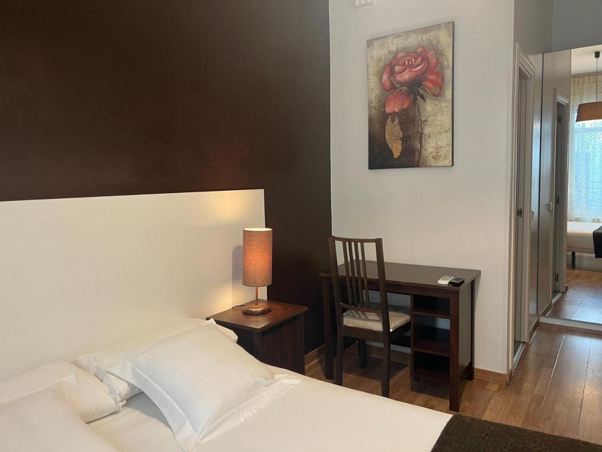 Thc Gran Via Hostel Мадрид Экстерьер фото